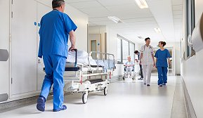 Nybyggen och renoveringar av sjukhus väntas öka, visar en ny rapport.  Nybyggen och renoveringar av sjukhus väntas öka, visar en ny rapport.