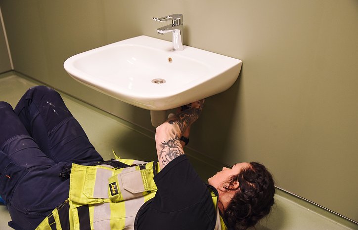 Silje Katrine Høva Johansen er servicerørlegger i GK Silje Katrine Høva Johansen er servicerørlegger i GK