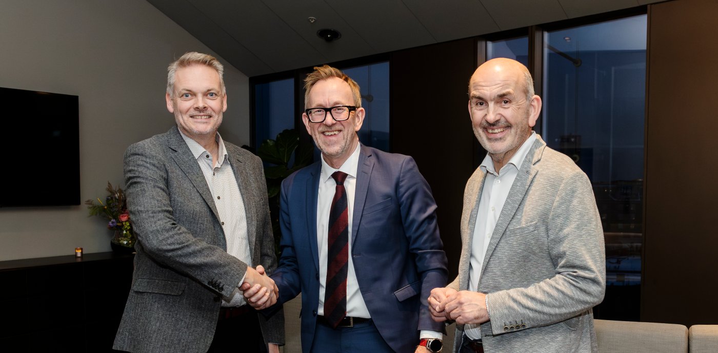 Fr.v.: Carsten Sørensen, adm.dir. i Caverion Danmark, Kim Robert Lisø, koncernchef i GK och Lars Sjørring, regiondirektör befintliga byggnader i GK Danmark