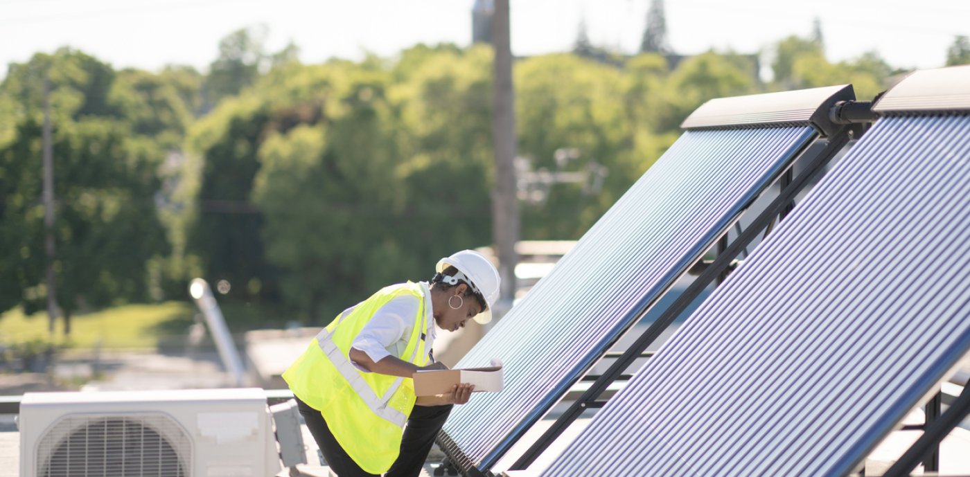 Klimatförändringar med skyfall, värmeböljor och jordskred innebär nya påfrestningar och utmaningar för våra fastigheter. 