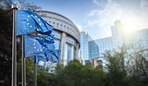 EU diskuterar just nu ett nytt förslag om energieffektivisering av byggnader. EU diskuterar just nu ett nytt förslag om energieffektivisering av byggnader.