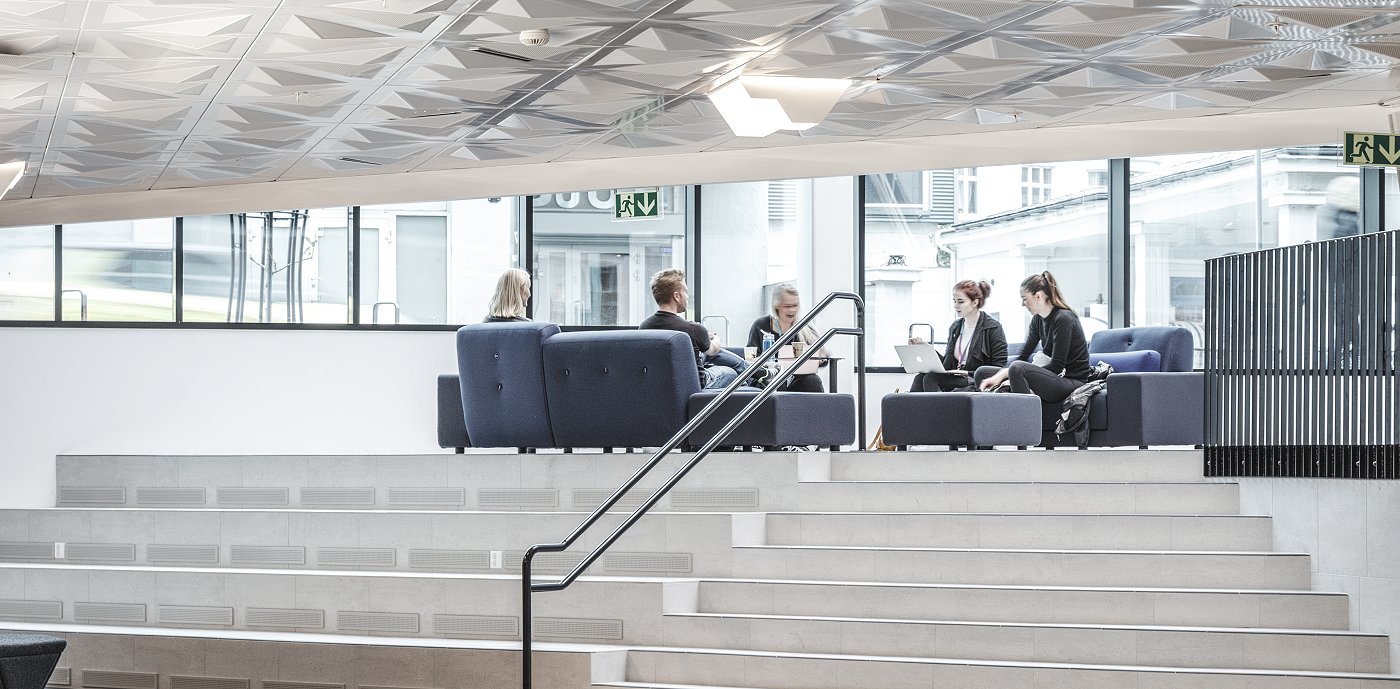 Media City i Bergen er en kunnskaps- og næringspark som samler medieteknologiaktører, utdannings- og forskningsmiljøer, samt to mediehus under ett tak i Bergen sentrum. Det er det første prosjektet av sin type i Norden, og ble ferdigstilt i 2017. Media City i Bergen er en kunnskaps- og næringspark som samler medieteknologiaktører, utdannings- og forskningsmiljøer, samt to mediehus under ett tak i Bergen sentrum. Det er det første prosjektet av sin type i Norden, og ble ferdigstilt i 2017.